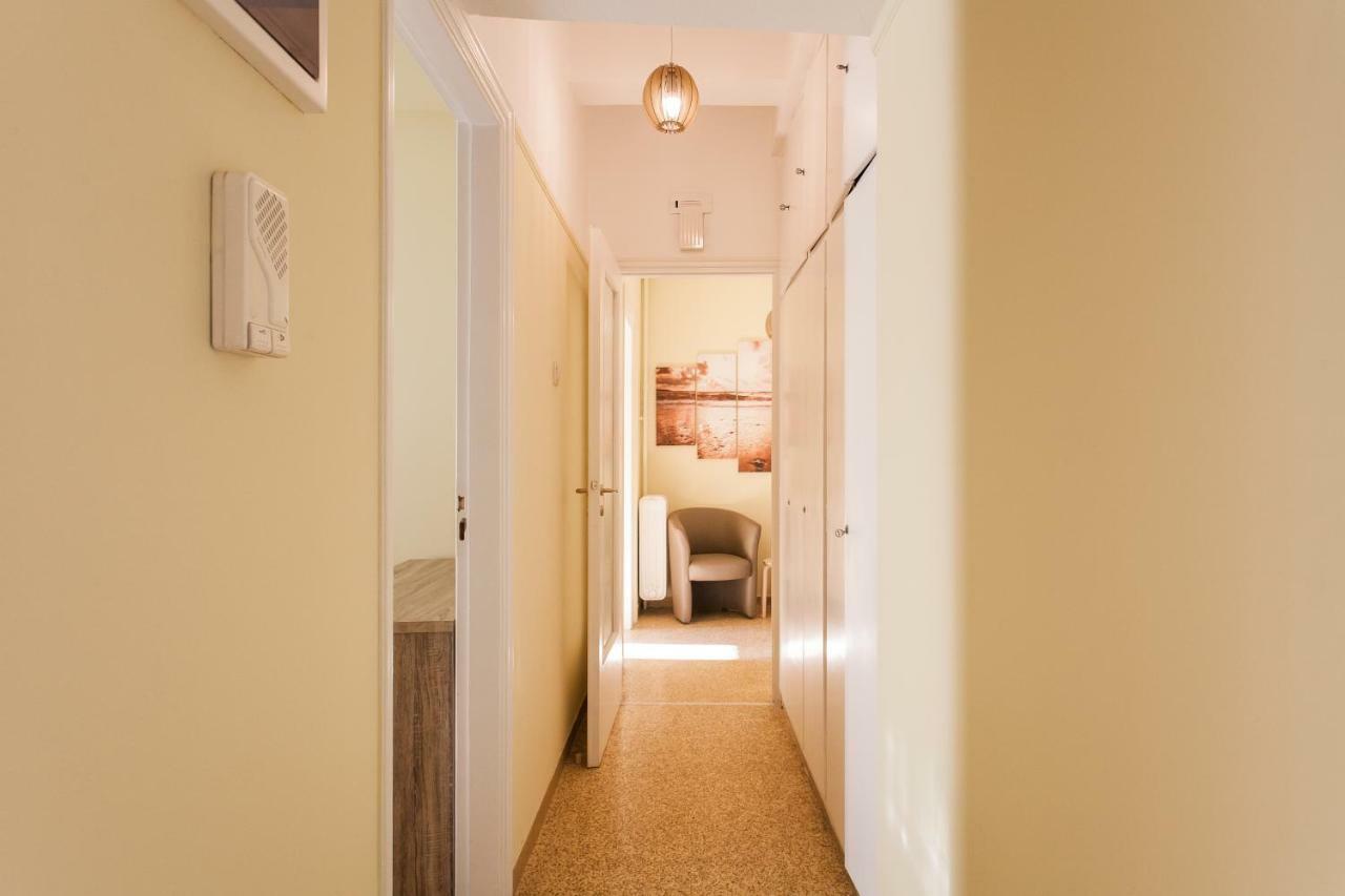 אתונה Private Central View Rooms In Apartment Near To Acropolis Metro Station מראה חיצוני תמונה
