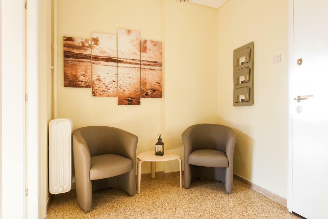 אתונה Private Central View Rooms In Apartment Near To Acropolis Metro Station מראה חיצוני תמונה