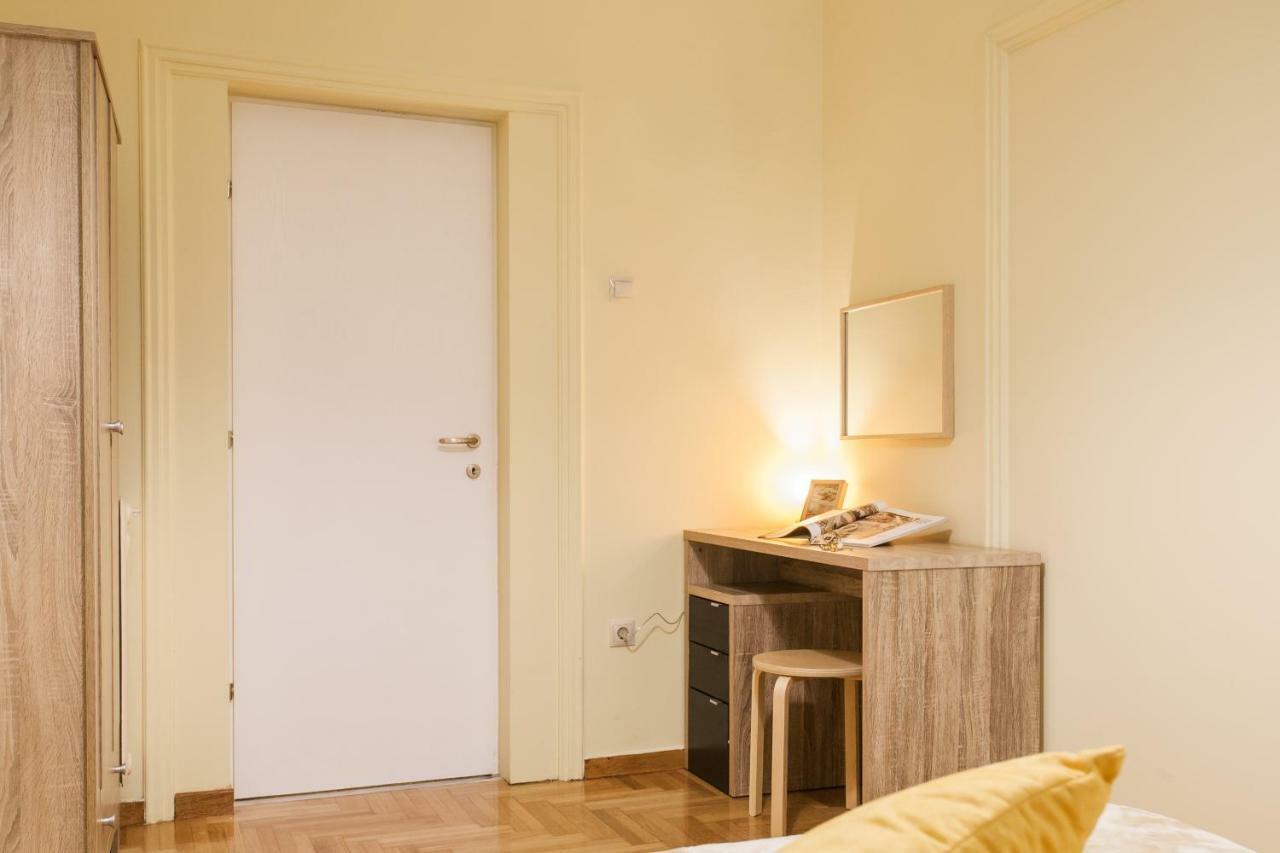 אתונה Private Central View Rooms In Apartment Near To Acropolis Metro Station מראה חיצוני תמונה