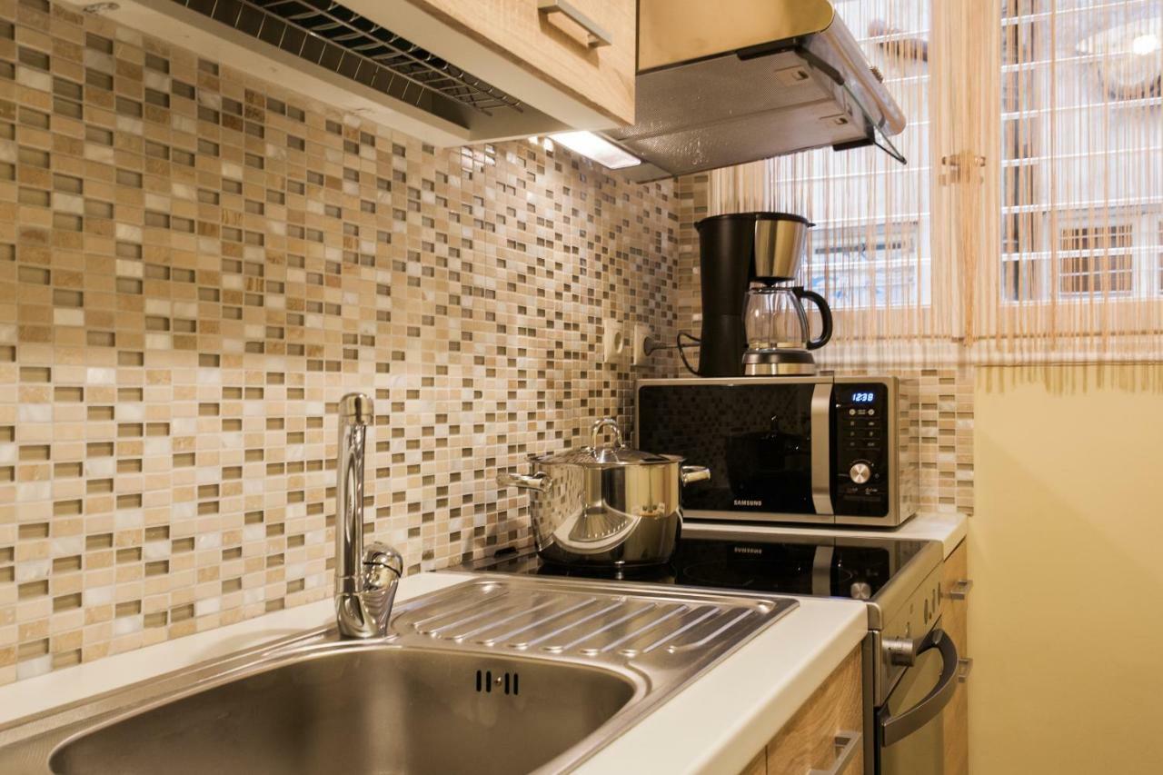 אתונה Private Central View Rooms In Apartment Near To Acropolis Metro Station מראה חיצוני תמונה